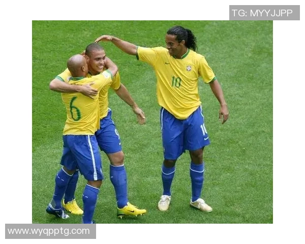 传奇足球明星盘点：那些改变历史的绿茵巨星与他们的辉煌成就