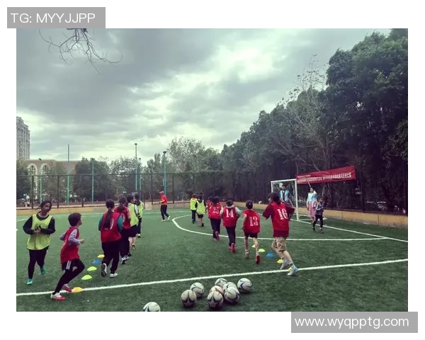 精彩瞬间尽在步足球图片中展现运动魅力与团队精神的完美结合